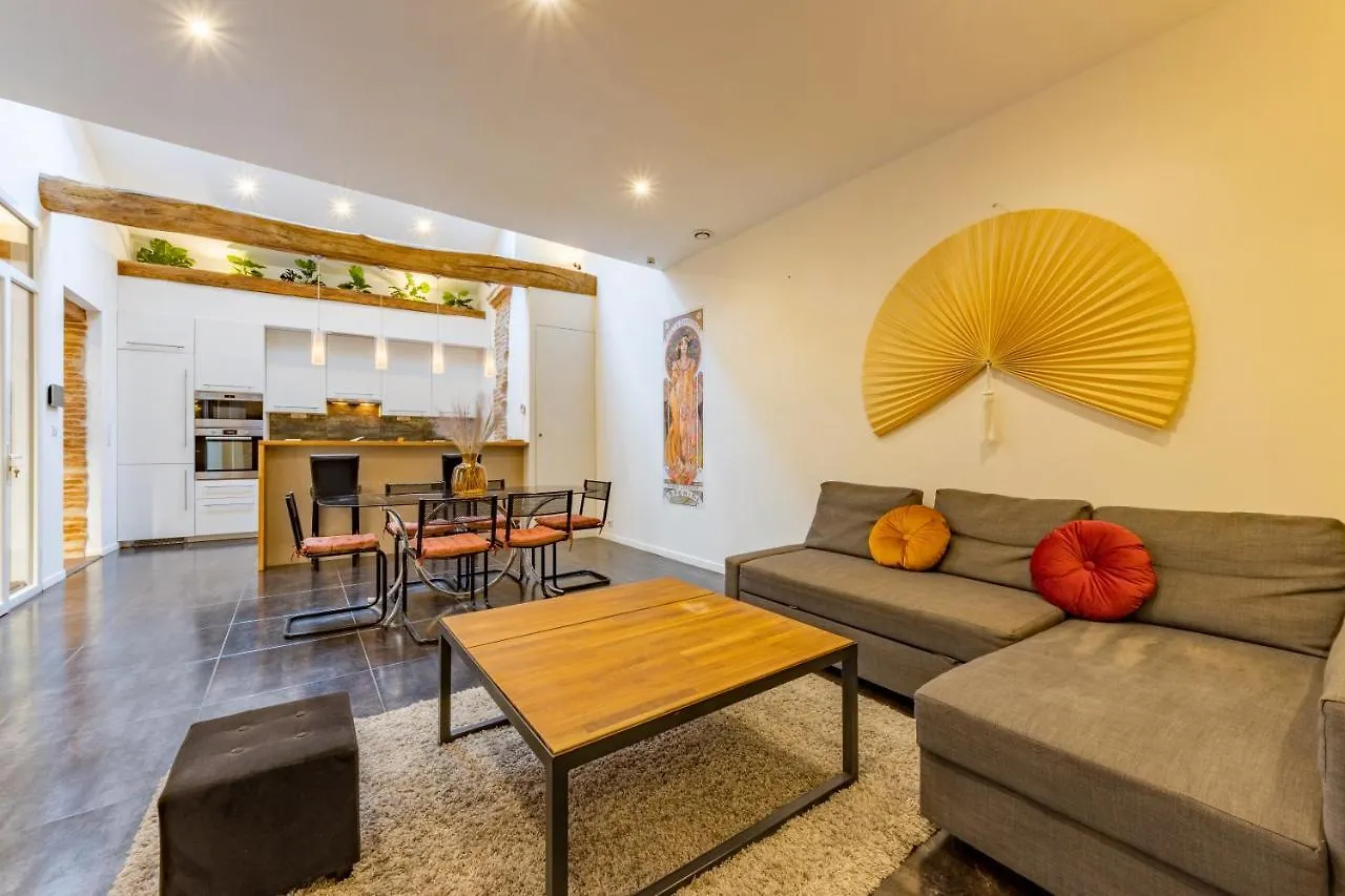 Le Luxe Comedie - Sauna - Salle De Sport - Terrasse Montauban 0*,  Francia
